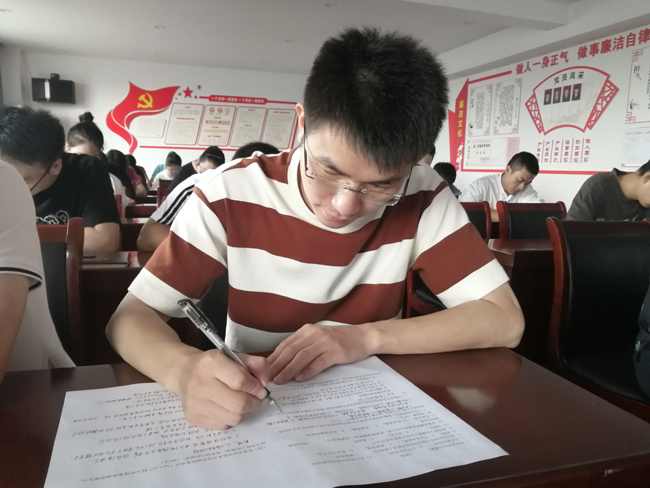 以考促學、以學促廉